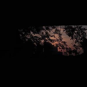 在厨房趴着掀起裙子H
