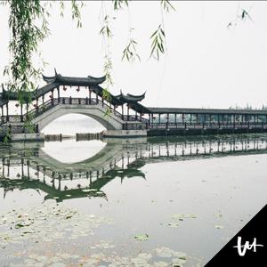 在厨房趴着掀起裙子H
